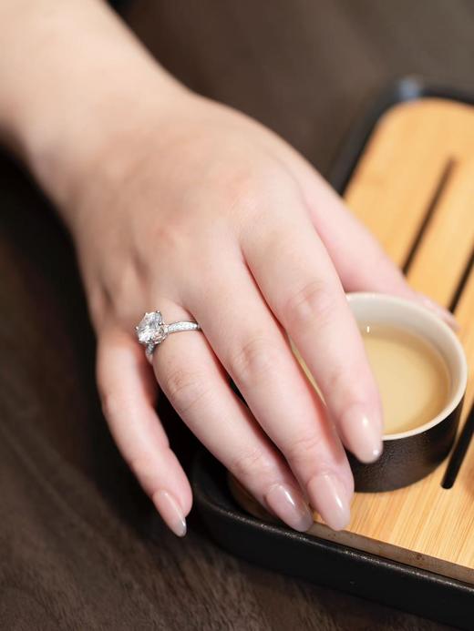 附证书💗【莫桑钻饰品专场】戒指开口可调节，项链60总长！莫桑钻折射率是2.69（钻石是2.42），所以莫桑钻的火彩比钻石还要闪亮耀眼！密镶莫桑钻，轻奢高级戒指、方糖项链~配件S925银 商品图10