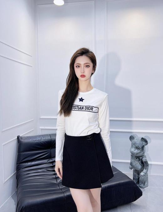 TY16-DIOR迪奥  SS23 Logo字母条形图案印花圆领套头长袖  女款 白色（QQ） 商品图2