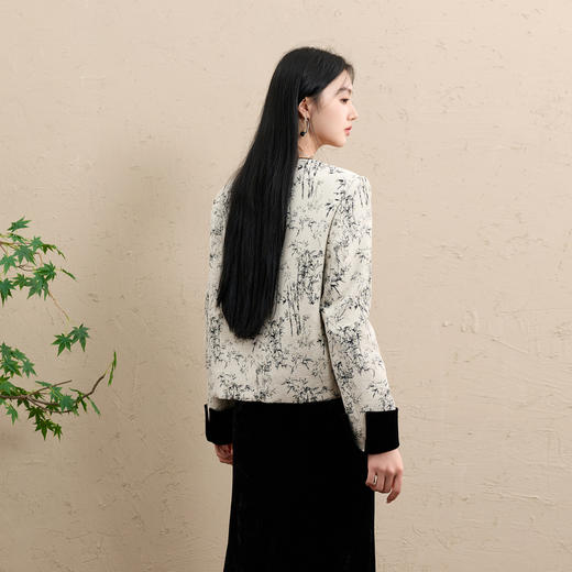 【社群秒杀】三彩【竹摇清影】2025冬季新款蓄热保暖棉外套提花圆领盘扣开衫C 商品图2