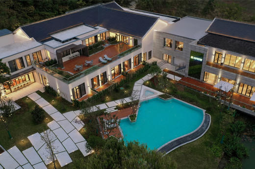 ★新品上线★¥599起/晚，入住南京5A级钟山风景区内【南京泊金花间境·琵琶山居】，宿紫金房享早餐+正餐1顿，免费花间小日子活动！紧邻超多景点，独享琵琶湖公园！有效期至2026年3月30日 商品图1