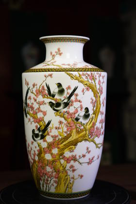 釉中五彩喜上眉梢赏瓶