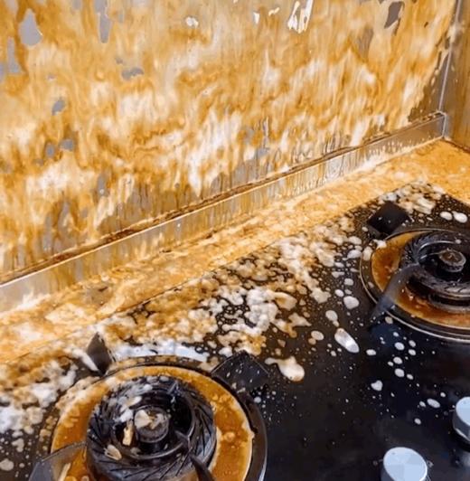 💰29.9买三送一‼️4瓶➕送一个喷头❗️ 解救厨房油污重灾区❗大扫除万能型神器❗️  【Маленький多功能油污净】效果封神 一瓶足足一斤500g！连锁家政公司私藏！  ✅世界500强进口原料 商品图1