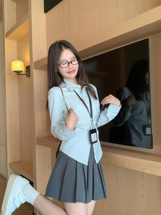 【129元任选2件】现货！2色百搭通勤修身显瘦短款衬衫 商品图5