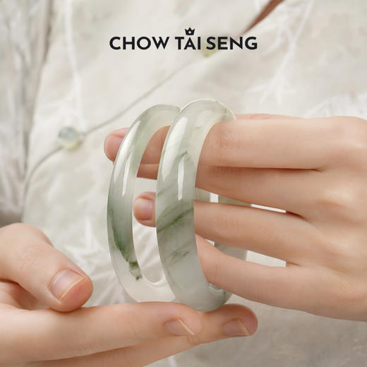 周大生天然翡翠手镯女芙蓉种淡飘绿湖光山色玉镯生日礼物送女朋友 商品图3