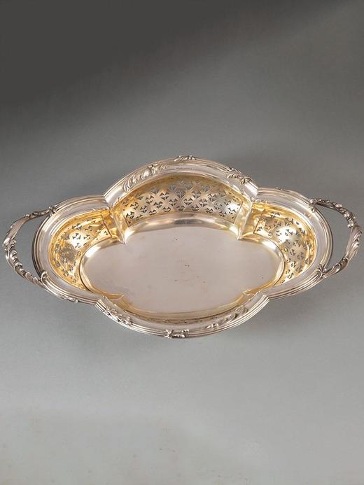 独角鹿西洋古董1880年代法国著名银器工坊CARDEILHAC签名出品莨苕花卉主题纯银精雕及镂雕装饰银镀金内壁双耳果樽 商品图2