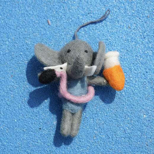 北京仓｜Felt So Good-Leila the Summer Elephant Sealife-夏日泳池小象 莱拉 羊毛毡 挂件［英国设计师］ 商品图0