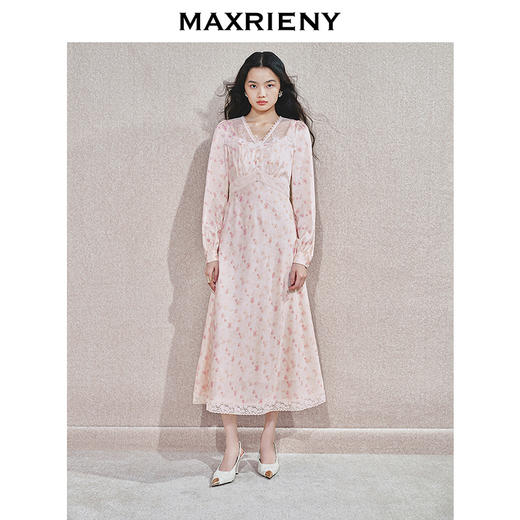 MAXRIENY秋日氛围感温柔连衣裙蕾丝拼漫珍珠纽扣立体花浅色系穿搭(货号:MS85DR773) 商品图0