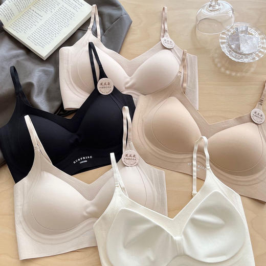 无痕一字背内衣女软支撑防下垂纪念日百货门店同款165793301 商品图1