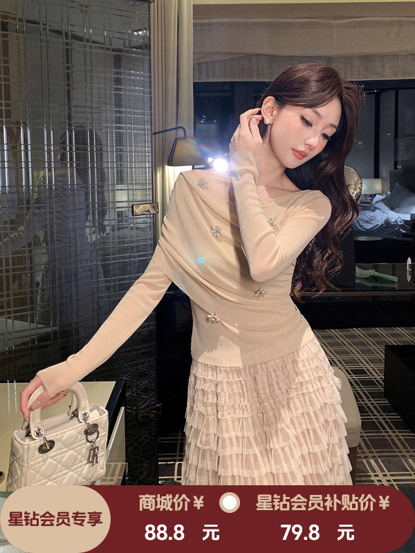 张心子【雾都晚宴】名媛优雅气质闪闪香槟斜肩上衣 U2509003