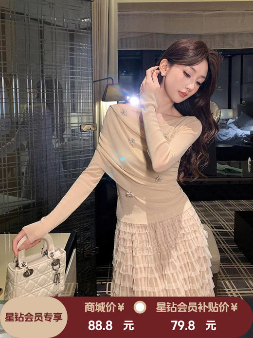 张心子【雾都晚宴】名媛优雅气质闪闪香槟斜肩上衣 U2509003 商品图0