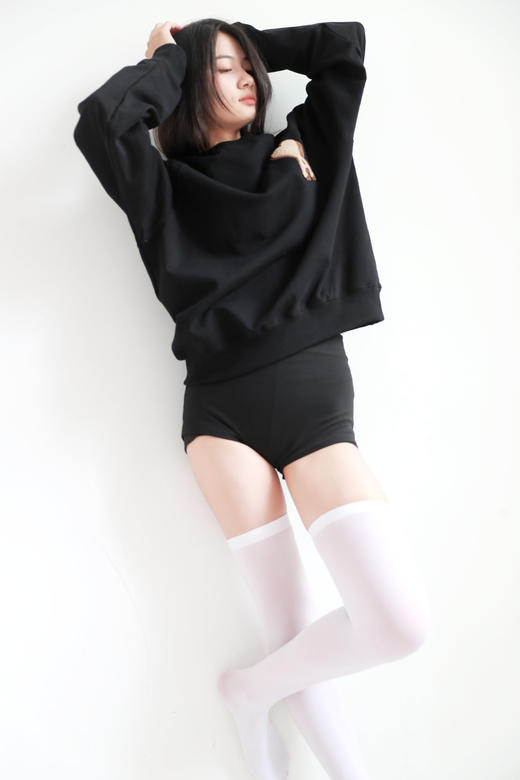 面料手感喜人，胸口贴布刺绣卫衣。浪漫法式圆领基础外套C090560 商品图10