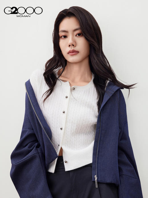 G2000女装FW25【西班牙插画师联名款】【绵羊毛混纺/商场新款】柔软舒适麻花纹长袖针织开衫56275311 商品图2