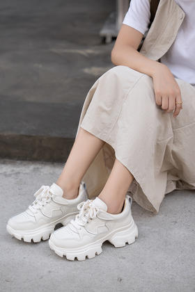 逸红颜小集市 天花板级别牛皮「老爹鞋」360°软糯包裹，6.5cm隐形增高，踩屎感绝了！