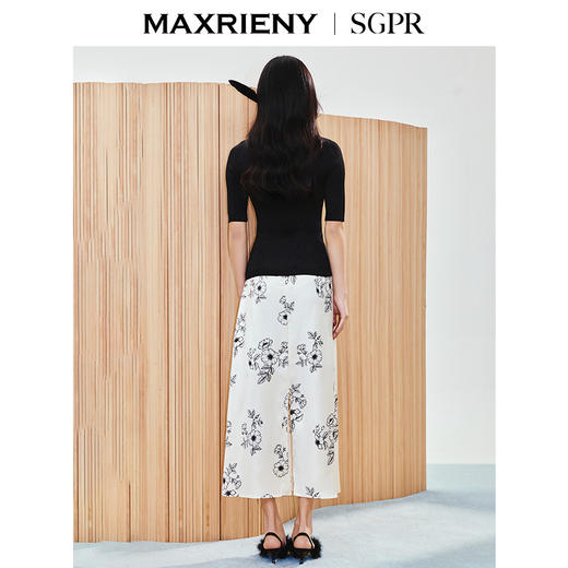 MAXRIENY【商场同款】2025夏季新款手工盘花修身百搭显瘦上衣针织衫(货号:MU86SW008) 商品图3