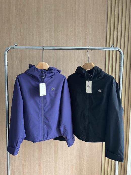 点此购买 可隆春秋季女士2L防风防水夹克户外短款硬壳上衣外套 ye 329653 商品图0