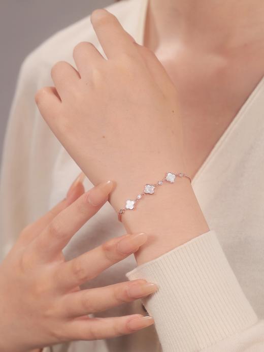 卡蒂罗KADER 幸运四叶草手链  925银轻奢甜美浪漫小众时尚高级感可调节手饰 通勤百搭温柔简约气质璀璨吸睛 商品图7