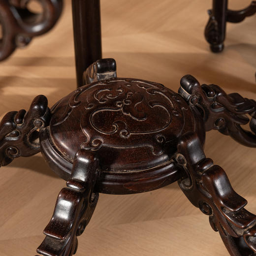 二十世纪	红木镶粉彩瓷板双龙戏珠圆台圆凳成套（一桌五凳） 商品图4