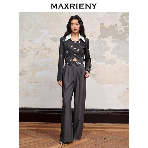 MAXRIENY法式田园刺绣宽肩短款西装外套格雷系穿搭(货号:MC88JA558) 商品图1