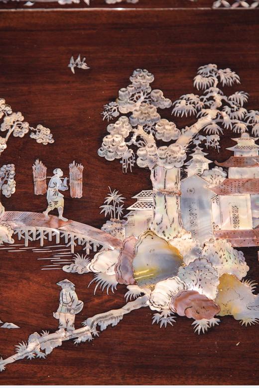独角鹿西洋古董1900年代亚洲出品花果竹节造型硬木精雕装饰传统田园人物主题螺钿镶嵌桌几 商品图5