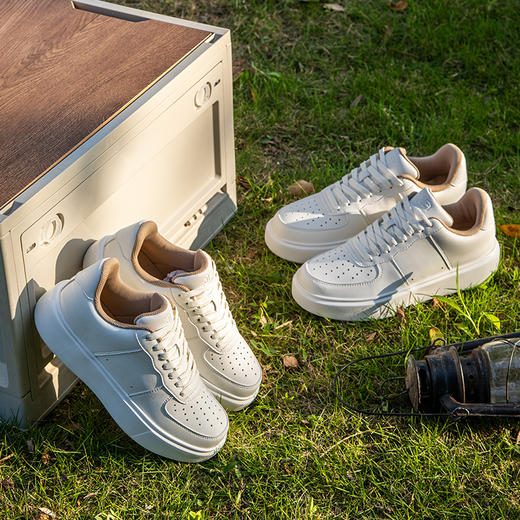 四季通用情侣板鞋男女简约厚底增高运动休闲春季小白鞋韩版学生 商品图1