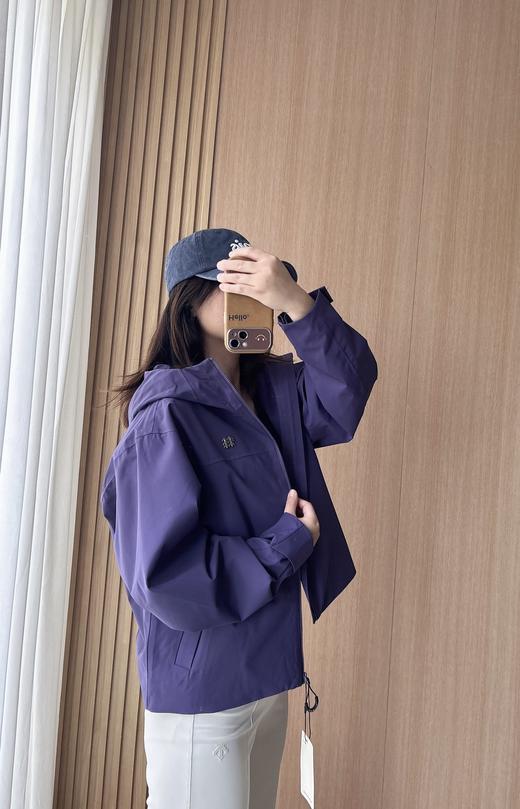 点此购买 可隆春秋季女士2L防风防水夹克户外短款硬壳上衣外套 ye 329653 商品图10