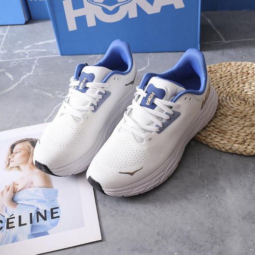 跑步搭子按头安利的神鞋！HOKA ONE ONE Arahi 7 跑步鞋  商品图9