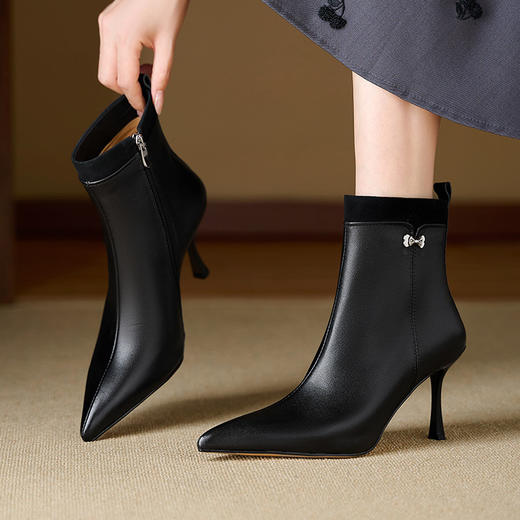 【预售5天】秋冬新款浅棕色女靴尖头细跟真皮短靴女8CM高跟鞋及裸靴FDJ&YC-583 商品图1