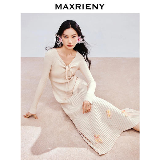 MAXRIENY精致优雅感毛针织连衣裙2025年秋季新款温柔风长裙(货号:MS85DR778) 商品图2