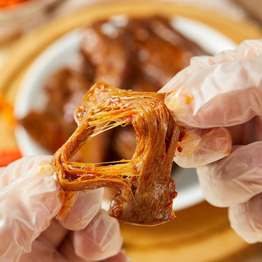 妈妈手作辣条 | 产选优质大豆蛋白+植物油 无科技健康零食 非油炸辣条也能放肆吃 豆卷醇厚裹满香辣软韧有嚼劲 开袋即食 出行宅家好搭子 商品图5