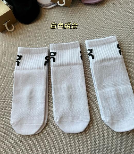 昂跑纯元情侣款 中腰袜！ 兄弟姐妹们，这个拿回家一家人都能穿，运动袜里的王者的存在 商品图2