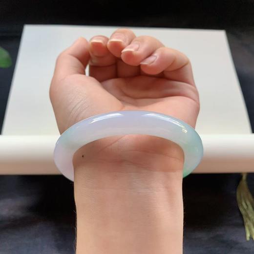 高货飘绿色翡翠手镯 传家宝温润圆满中式翡翠手镯49625031821H（一口价） 商品图5