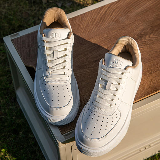 四季通用情侣板鞋男女简约厚底增高运动休闲春季小白鞋韩版学生 商品图3