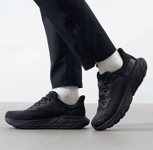 跑步搭子按头安利的神鞋！HOKA ONE ONE Arahi 7 跑步鞋  商品图1