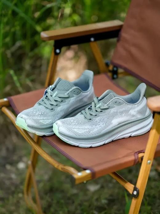 飞织透气网面 轻缓震泡棉大底 男女款运动跑鞋！ 商品图5