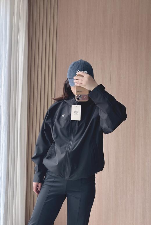 点此购买 可隆春秋季女士2L防风防水夹克户外短款硬壳上衣外套 ye 329653 商品图6