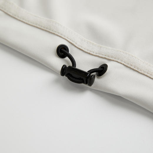 ROMI STUDIO“轻盈过冬”高密定制面料菱格温暖秋冬外套RWCAW85218 商品图4