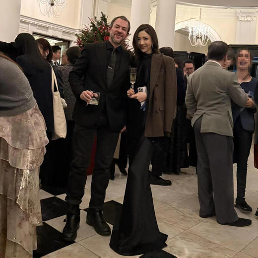 ROMI STUDIO“优雅相随”进口醋酸丝滑垂顺鱼尾礼服裙 RWCSLJ1687 商品图2