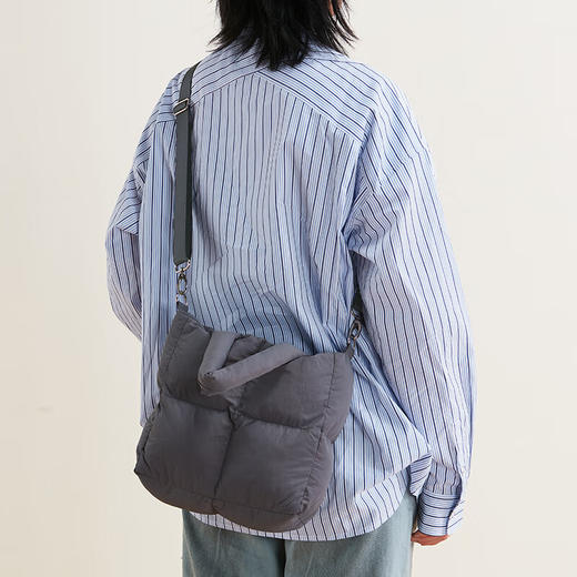 NITORI宜得利家居 ins风女士腋下单肩斜挎托特包大容量云朵绗缝包 商品图2