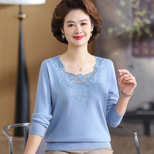 W106-6121-60-108妈妈秋装2025新款蕾丝上衣洋气中老年毛衣女春秋内搭打底小衫 商品图2