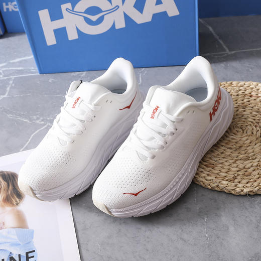 跑步搭子按头安利的神鞋！HOKA ONE ONE Arahi 7 跑步鞋  商品图7