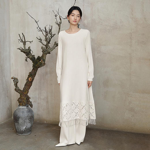 【林栖设计小店】（现货）纯白系列绵羊毛毛织连衣裙镂空仿手钩花2025秋季新款开衩长裙女1953057 商品图2