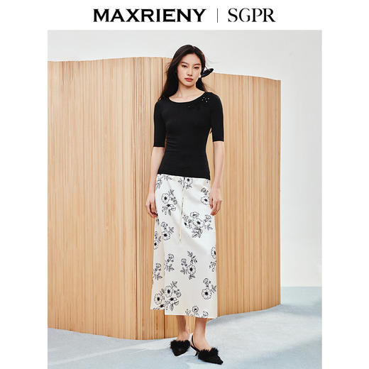 MAXRIENY【商场同款】2025夏季新款手工盘花修身百搭显瘦上衣针织衫(货号:MU86SW008) 商品图1