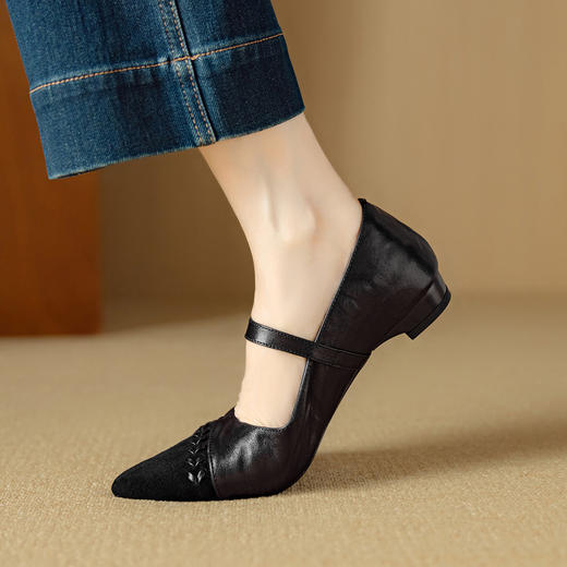 【预售5天】秋新款复古风尖头粗跟玛丽珍鞋女编织拼接设计感显瘦单鞋DB&M6553 商品图5