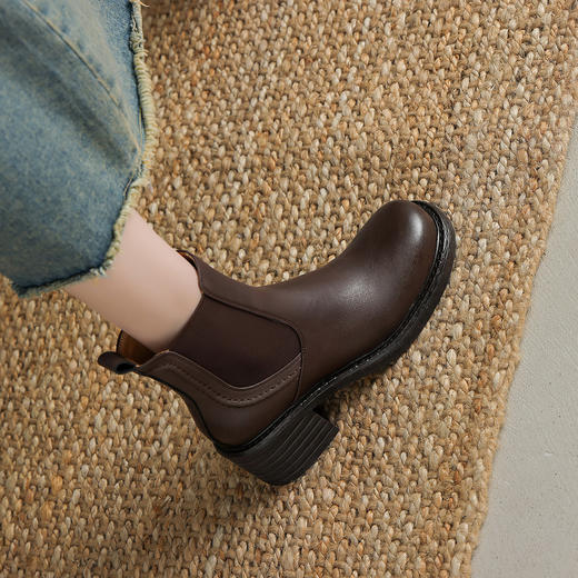 阿么手工女鞋秋冬新款真皮高跟短靴不累脚5CM时尚复古切尔西靴女 商品图3