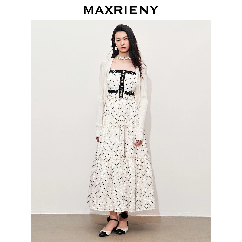 玛克门店发货：【黑白优雅主义-商场同款新品】复古风情百褶波点吊带连衣(货号:MC85DR056)