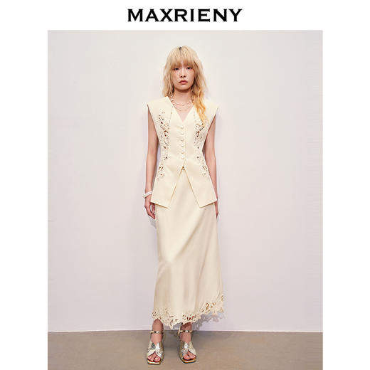 【Day Dreaming-主题纪念款】MAXRIENY复古镂空花宫廷扣半裙(货号:MC85SK082) 商品图1