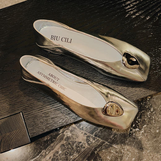 BIUCILI 「慢度时光」优雅极简金属可两穿方头单鞋 商品图5