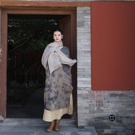 绽放566朵/羊毛棉混纺艺术晕染设计感宽松v领毛织连衣裙秋冬新款