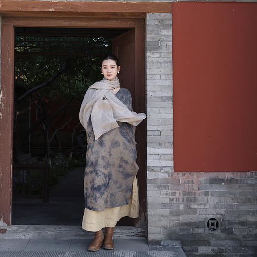 绽放566朵/羊毛棉混纺艺术晕染设计感宽松v领毛织连衣裙秋冬新款 商品图0