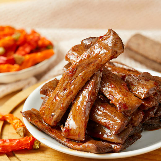 妈妈手作辣条 | 产选优质大豆蛋白+植物油 无科技健康零食 非油炸辣条也能放肆吃 豆卷醇厚裹满香辣软韧有嚼劲 开袋即食 出行宅家好搭子 商品图4